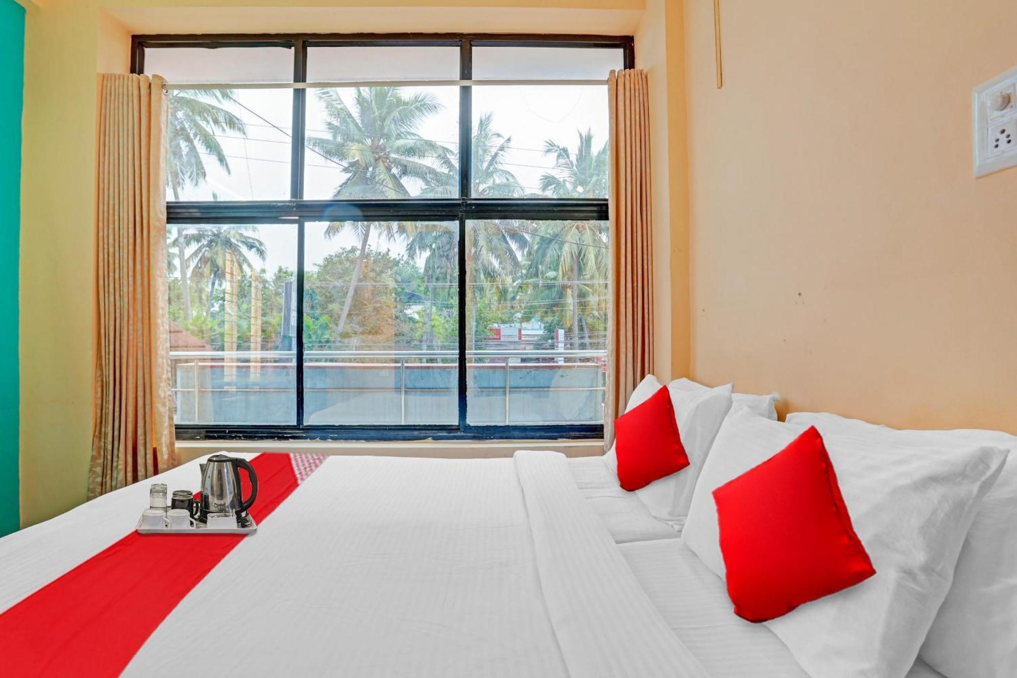 Spot On The New View Regency Hotel Thiruvananthapuram Екстериор снимка