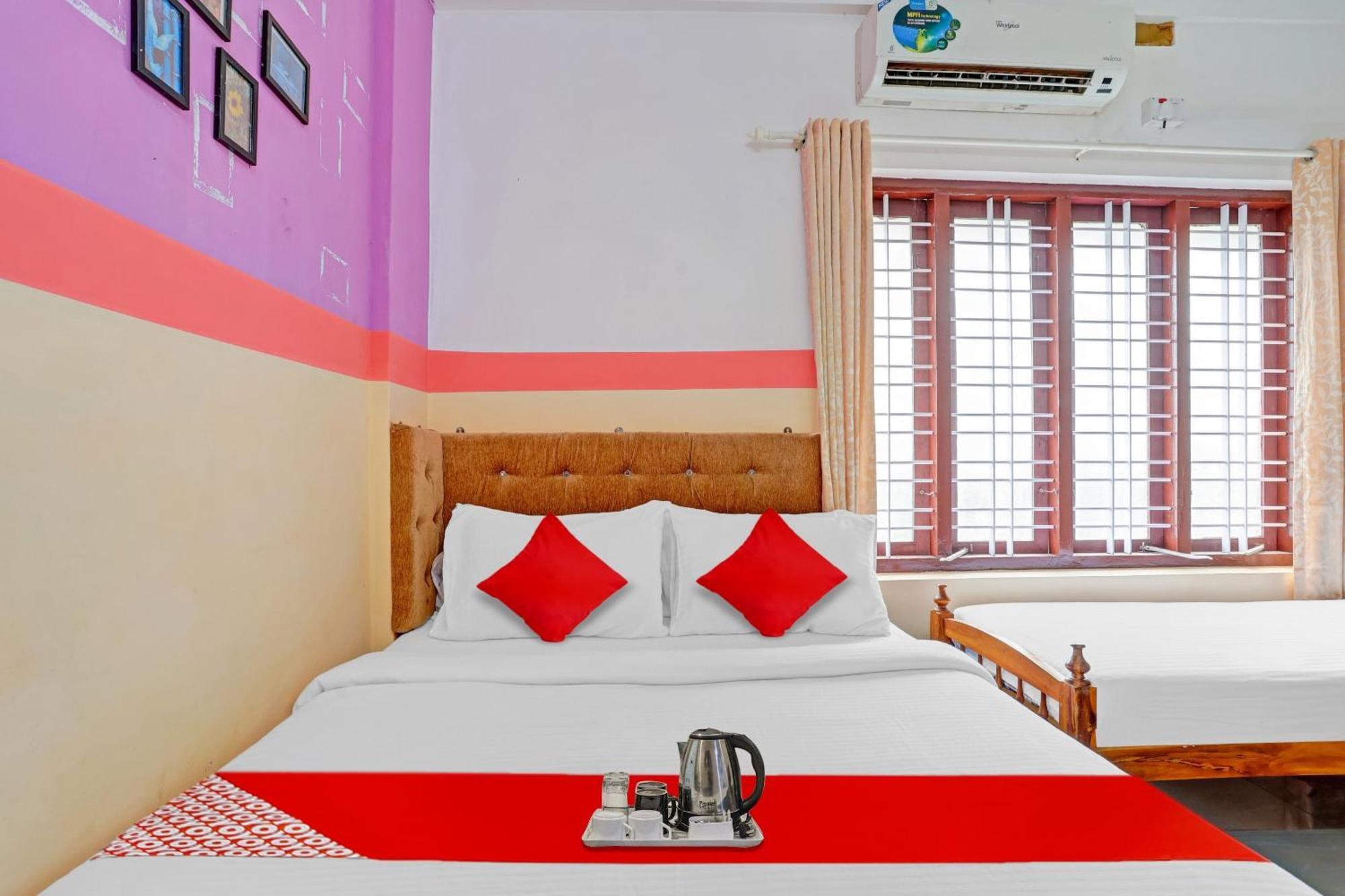 Spot On The New View Regency Hotel Thiruvananthapuram Екстериор снимка