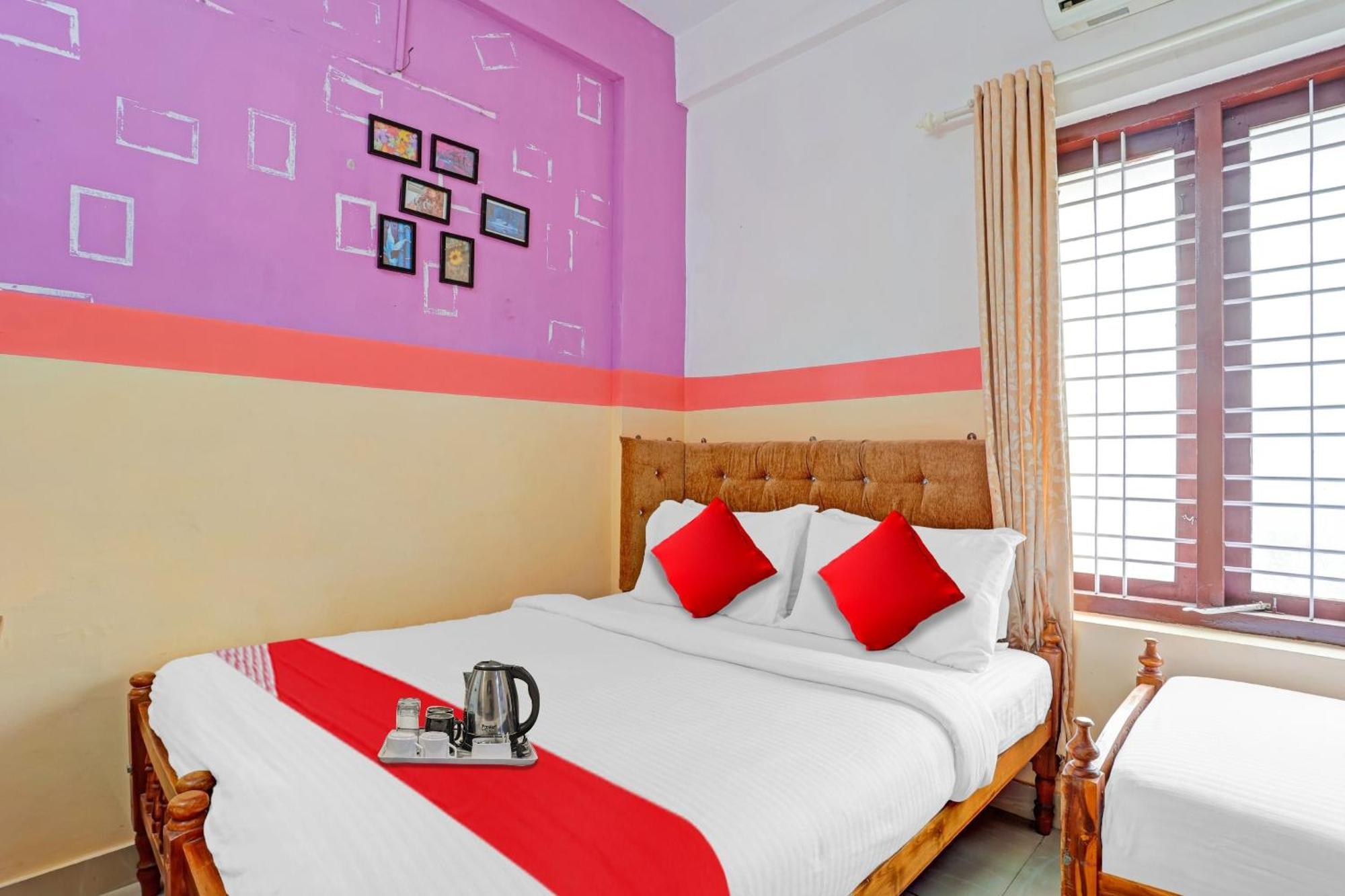 Spot On The New View Regency Hotel Thiruvananthapuram Екстериор снимка