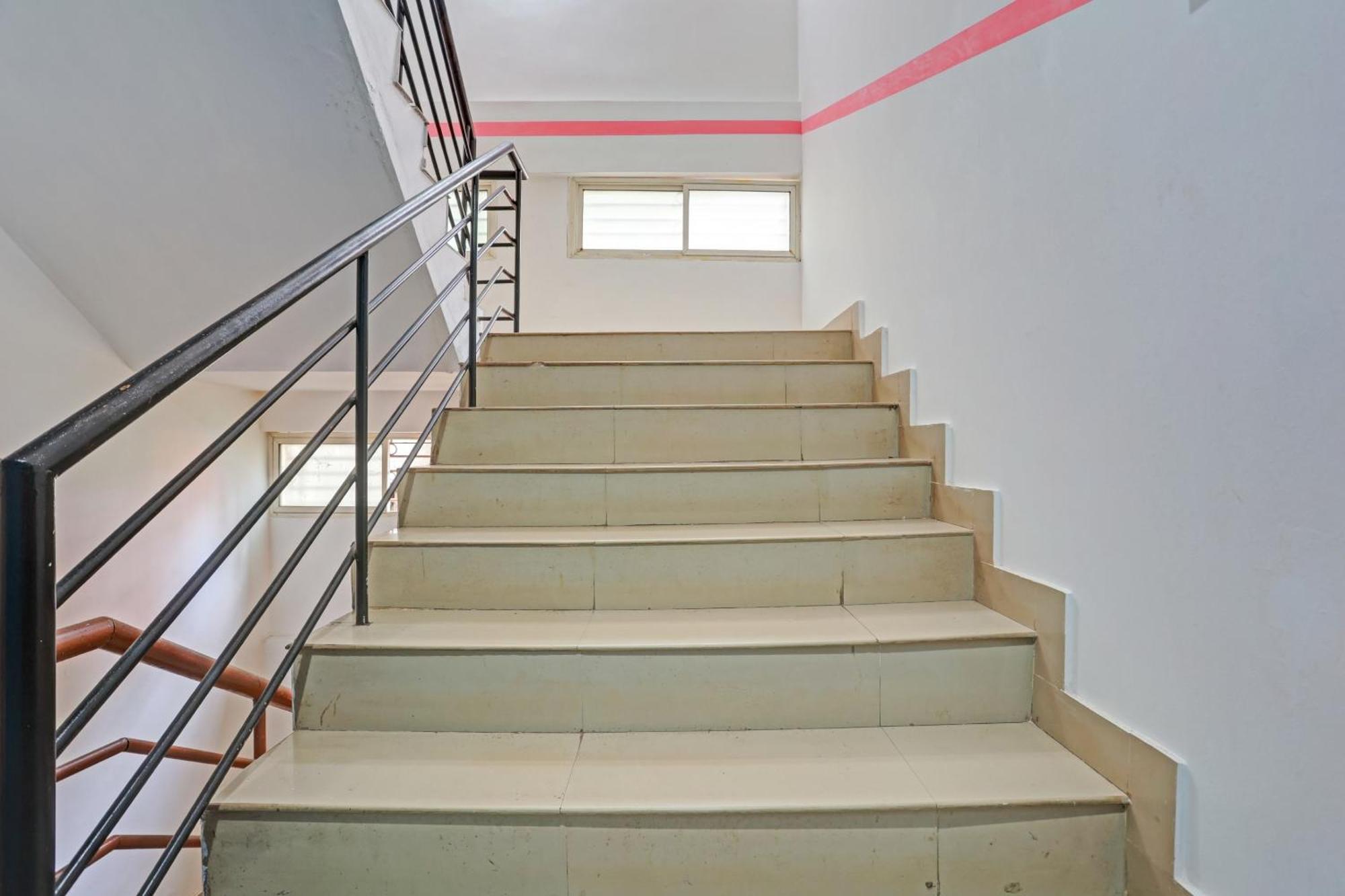 Spot On The New View Regency Hotel Thiruvananthapuram Екстериор снимка