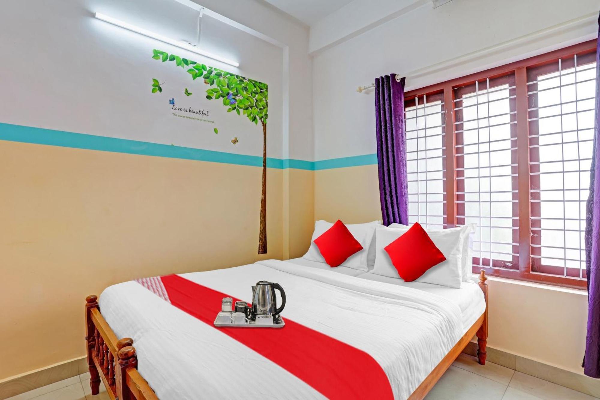 Spot On The New View Regency Hotel Thiruvananthapuram Екстериор снимка