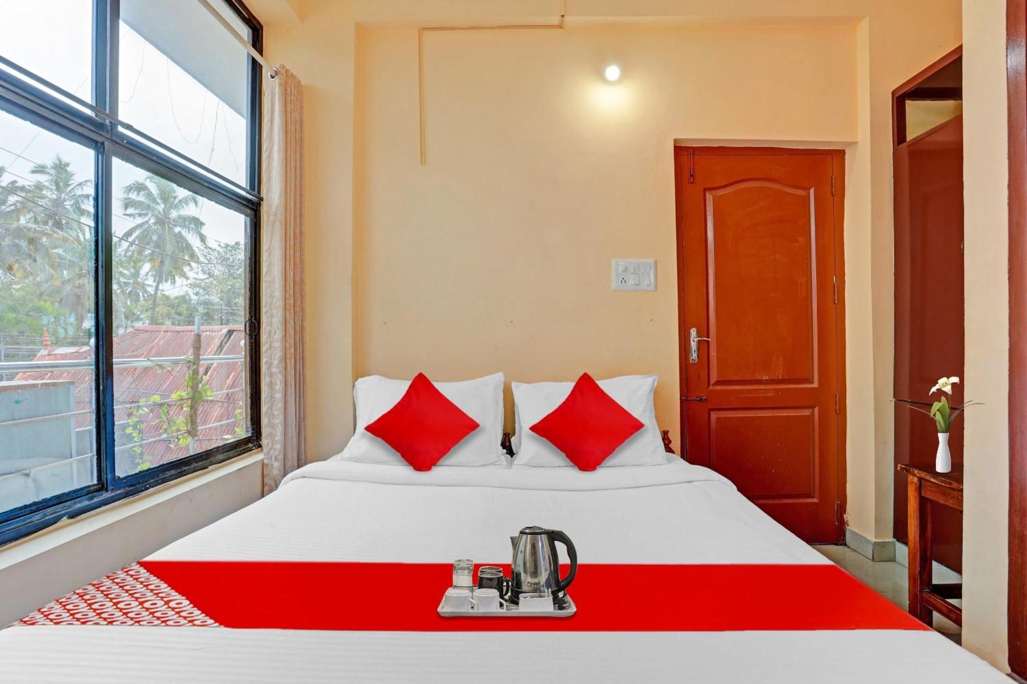 Spot On The New View Regency Hotel Thiruvananthapuram Екстериор снимка