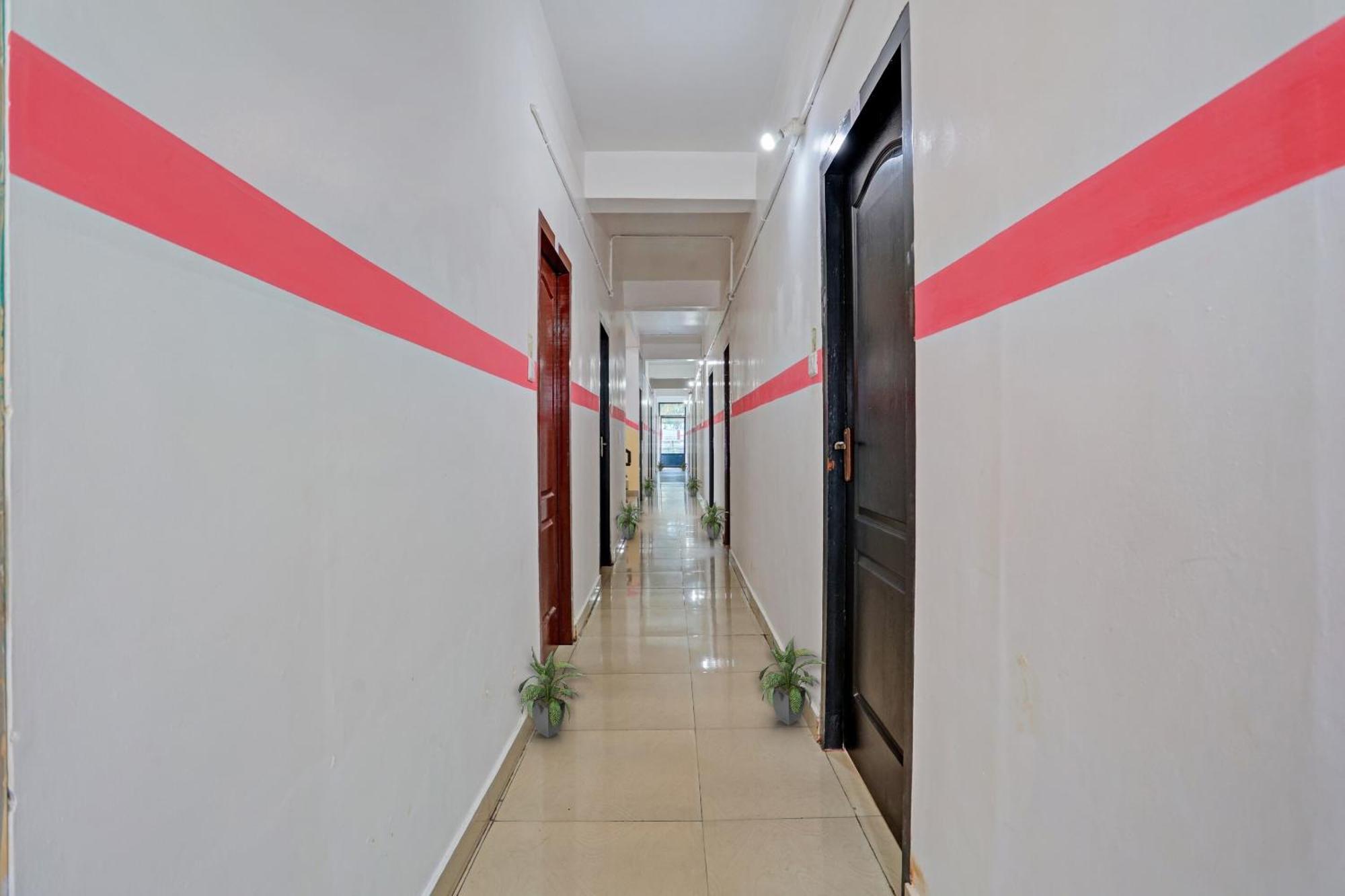 Spot On The New View Regency Hotel Thiruvananthapuram Екстериор снимка