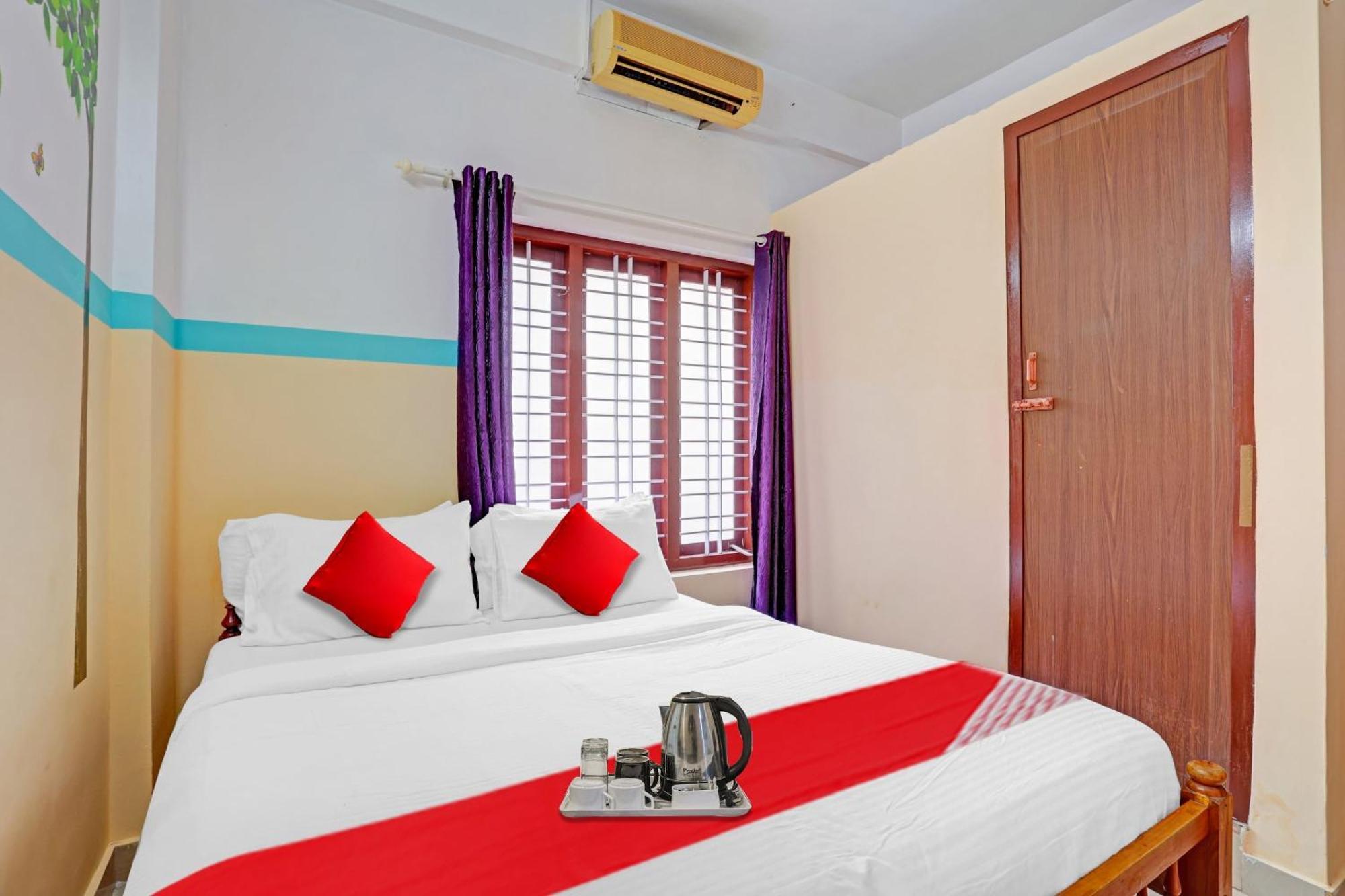 Spot On The New View Regency Hotel Thiruvananthapuram Екстериор снимка