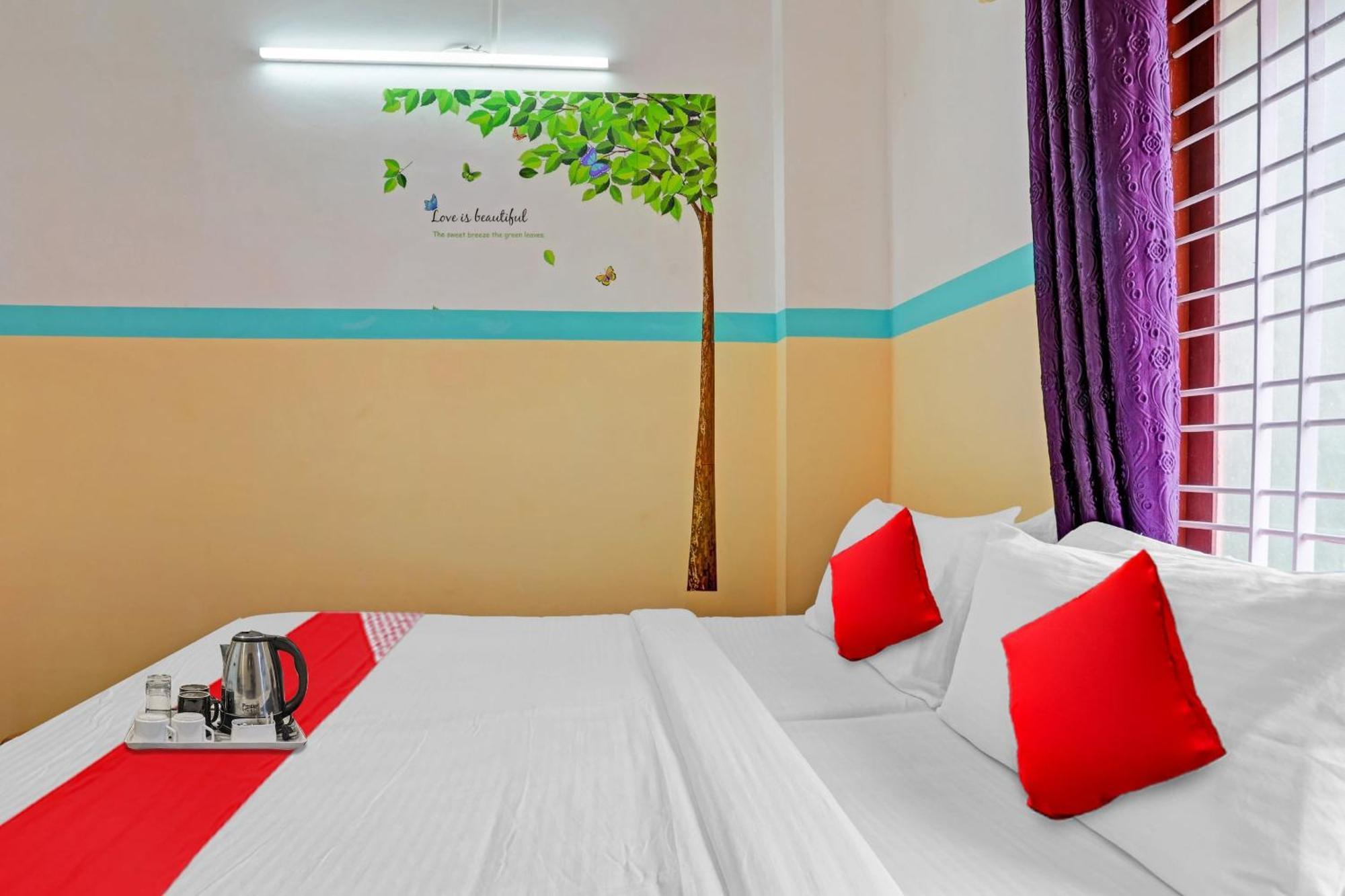 Spot On The New View Regency Hotel Thiruvananthapuram Екстериор снимка