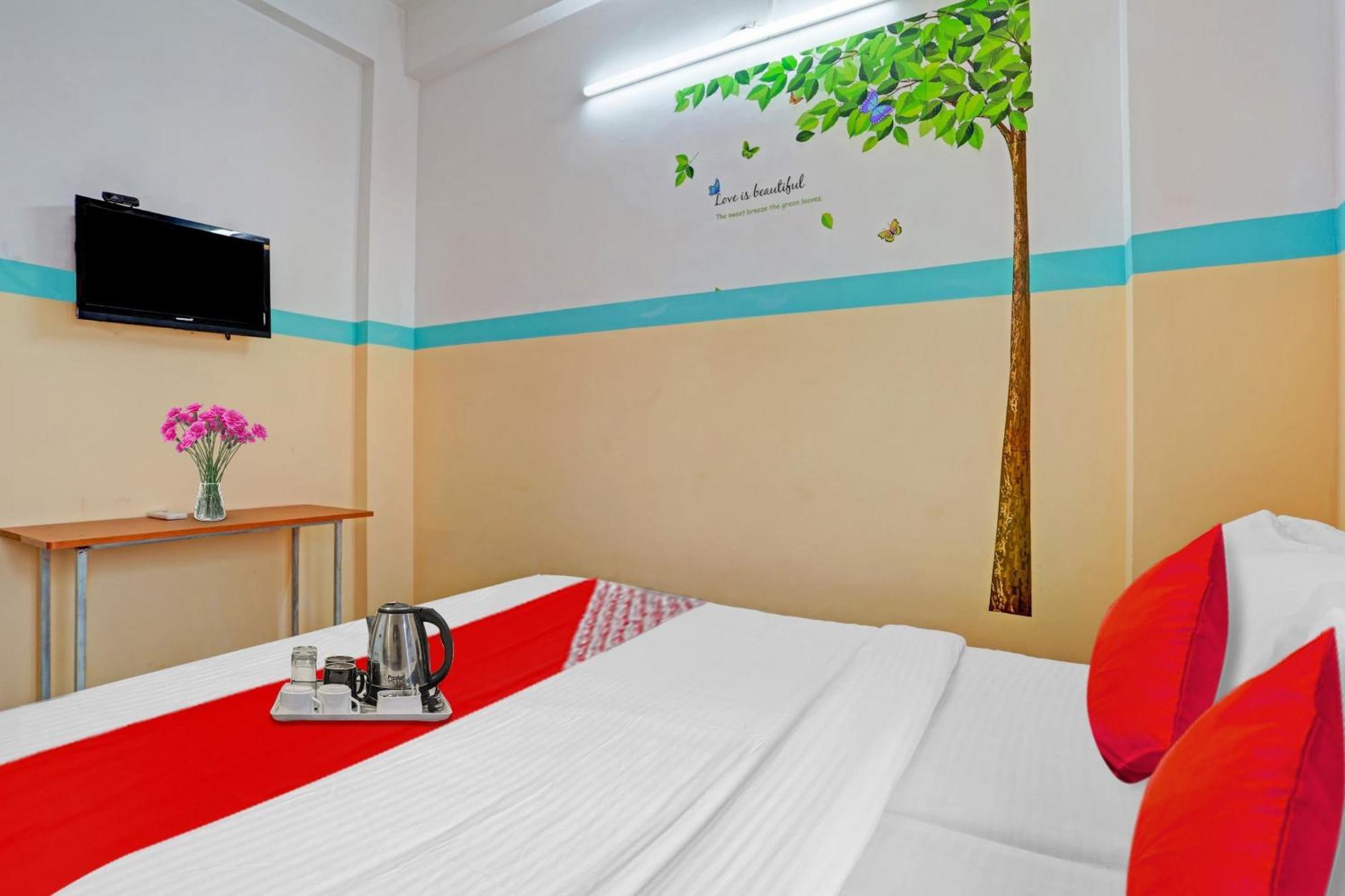 Spot On The New View Regency Hotel Thiruvananthapuram Екстериор снимка